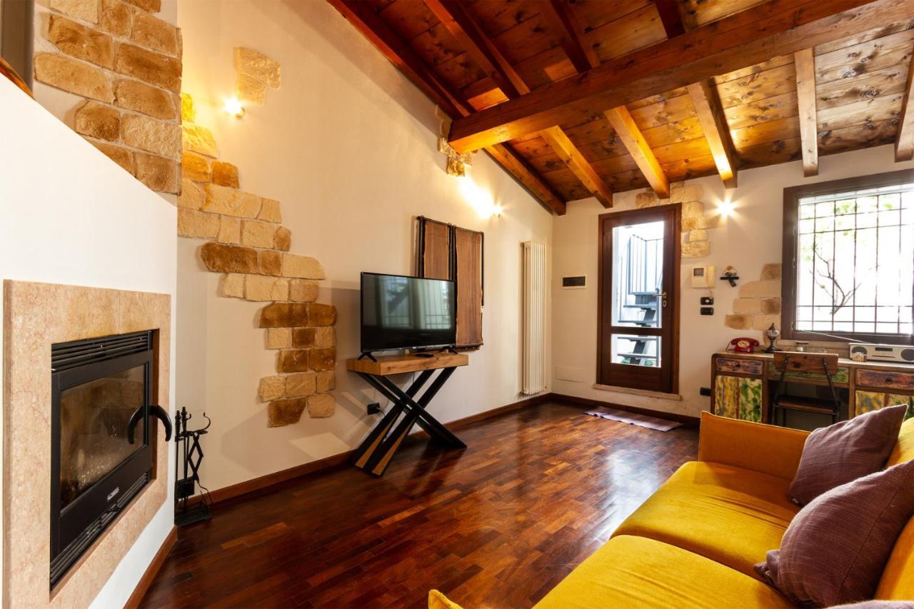 La Terrazza Apartment - Smart Holiday Μάντοβα Εξωτερικό φωτογραφία